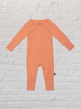 MAGNETIC ME autumn coral cloudstretch™ magnetic coveralls
3-6M (12-16 LB)